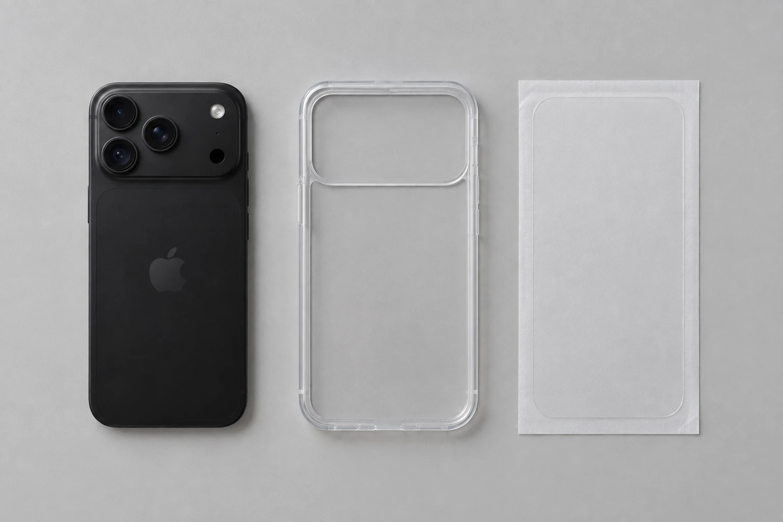 iPhone 18 Proと、その横に置かれた透明の保護ケースとガラスフィルム